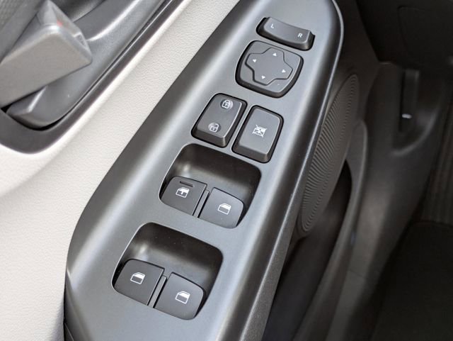 Used 2022 Hyundai Kona SEL image 18