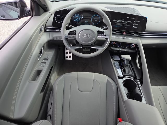 New 2026 Hyundai Elantra SEL FWD image 25