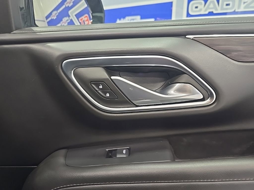 Used 2024 Chevrolet Suburban LT image 32