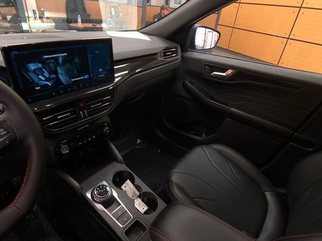 Used 2025 Ford Escape ST-Line Elite w/ Premium Technology Package image 18