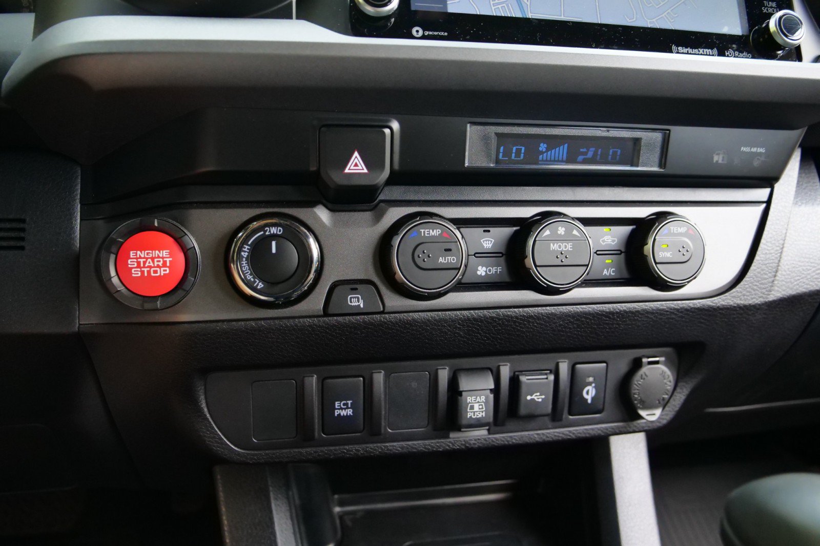 Used 2022 Toyota Tacoma TRD Sport AWD/4WD image 11