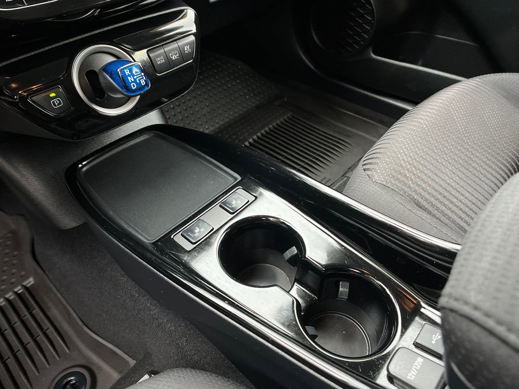 Used 2022 Toyota Prius Prime LE image 19