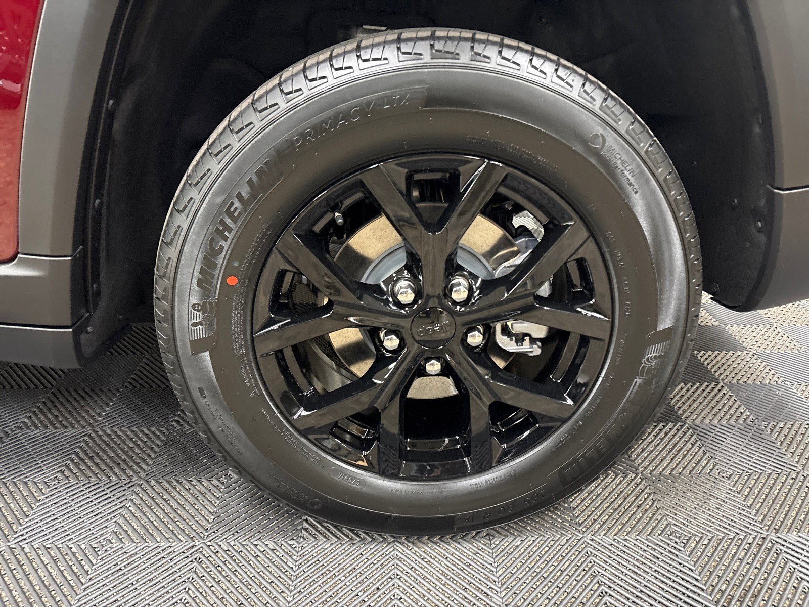 New 2026 Jeep Grand Cherokee Altitude image 9