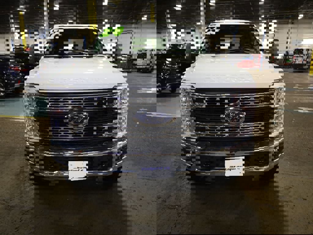 Used 2024 Ford F350 XLT w/ FX4 Off-Road Package image 2