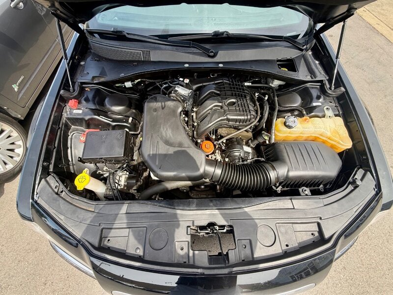 Used 2014 Chrysler 300 RWD image 11