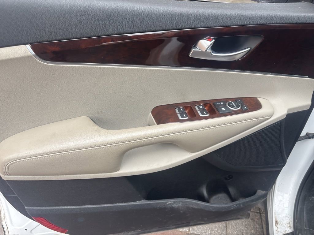 Used 2017 Kia Sorento LX image 11
