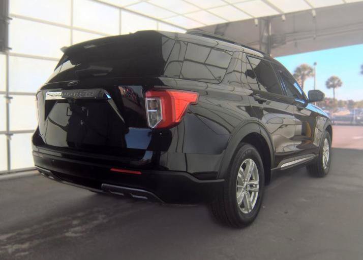 Used 2022 Ford Explorer XLT w/ Equipment Group 202A RWD image 3