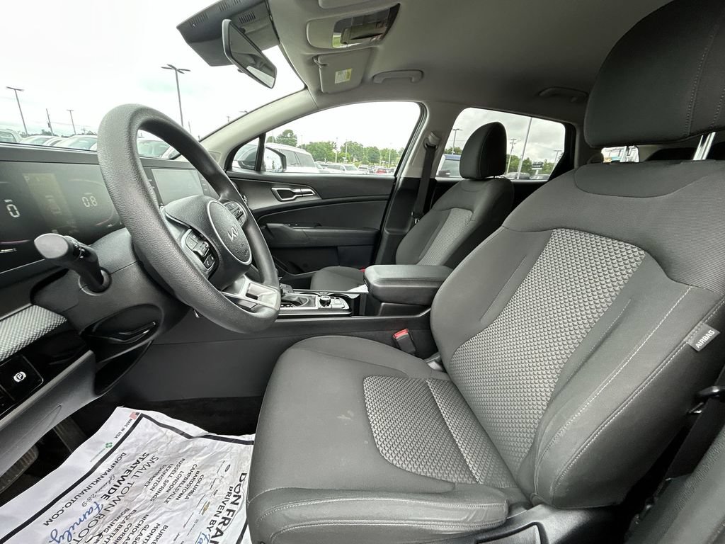 Used 2023 Kia Sportage LX AWD/4WD image 19