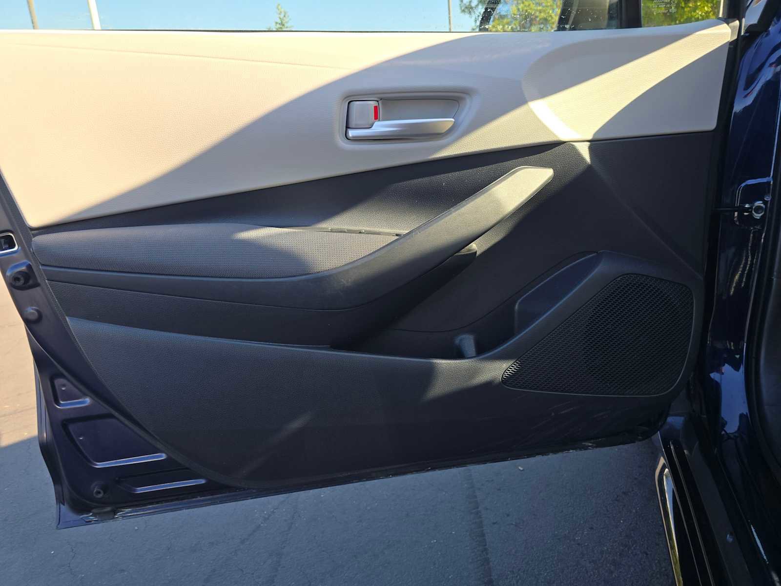 Used 2021 Toyota Corolla LE image 21