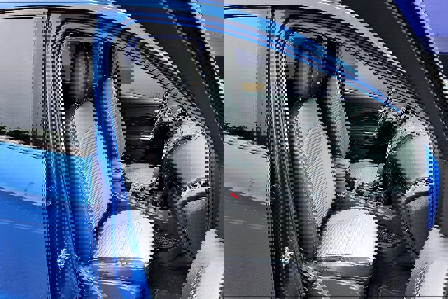 Used 2017 Ford Escape SE w/ SE Sport Appearance Package FWD image 28