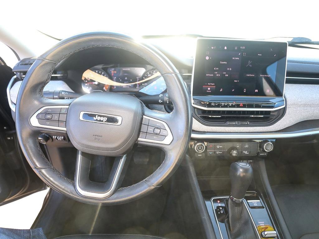 Used 2022 Jeep Compass Latitude image 13