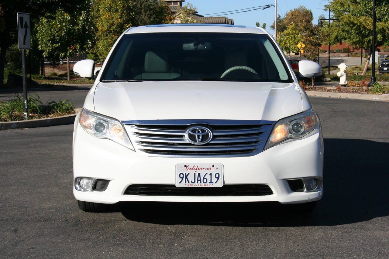 Used 2011 Toyota Avalon FWD image 2