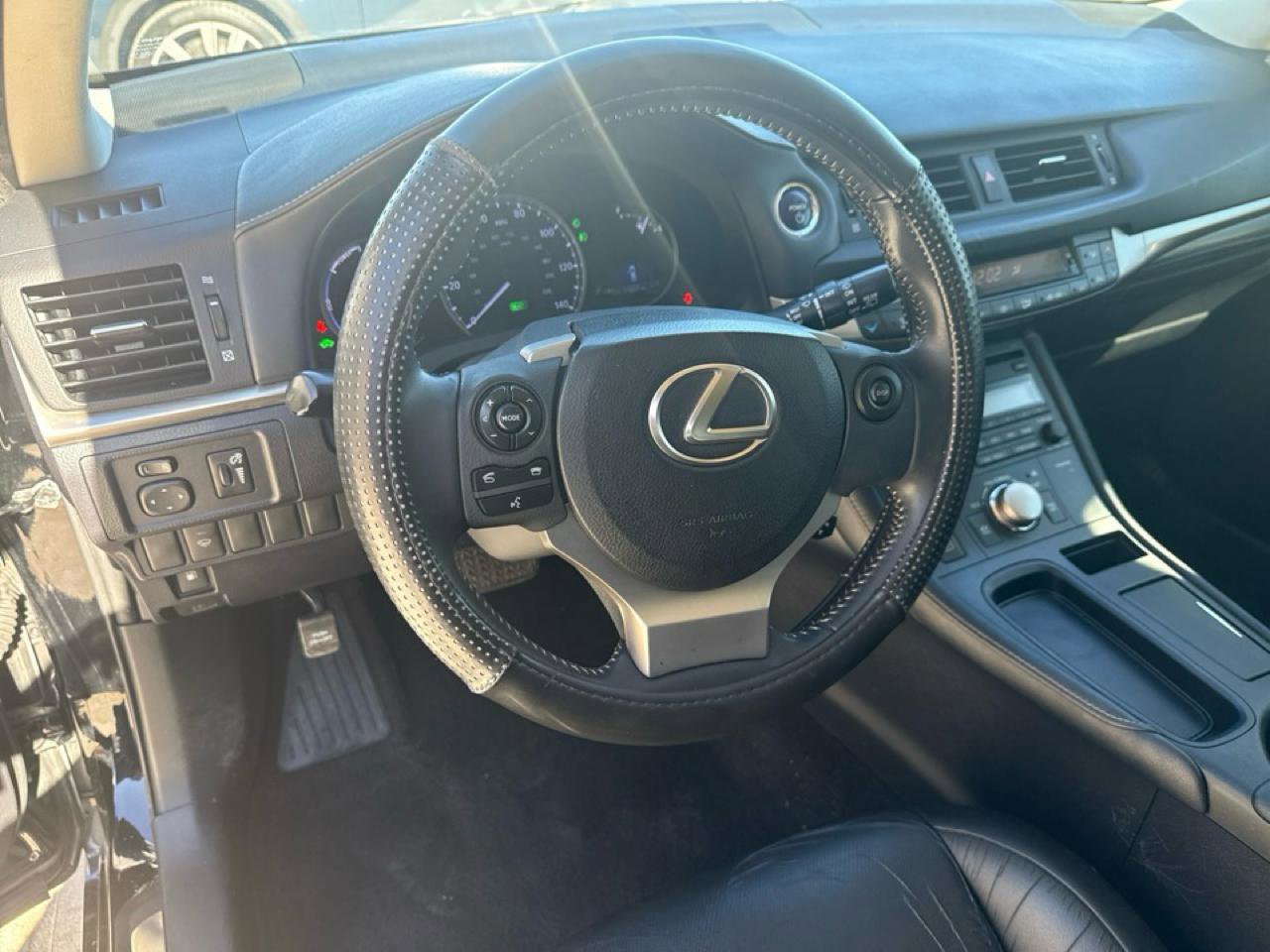 Used 2014 Lexus CT 200h image 19