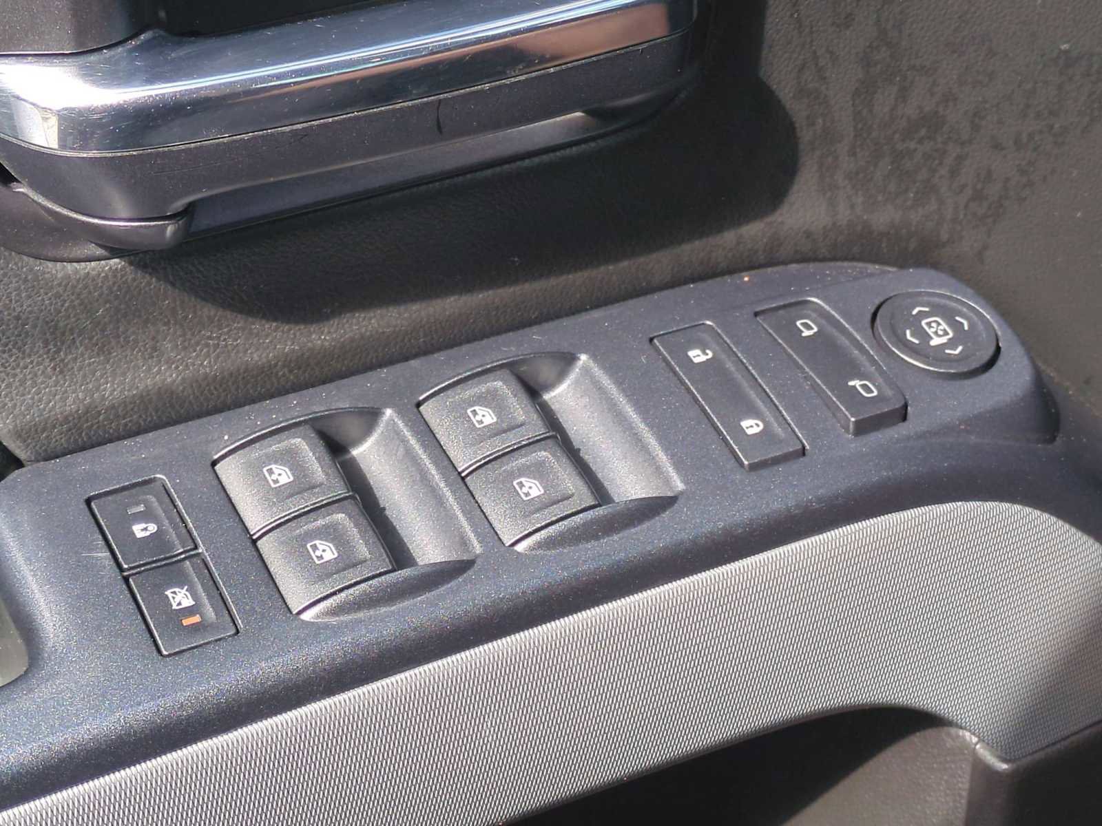 Used 2015 Chevrolet Silverado 2500 LT w/ LT Convenience Package image 20