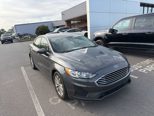 Used 2020 Ford Fusion SE image 2
