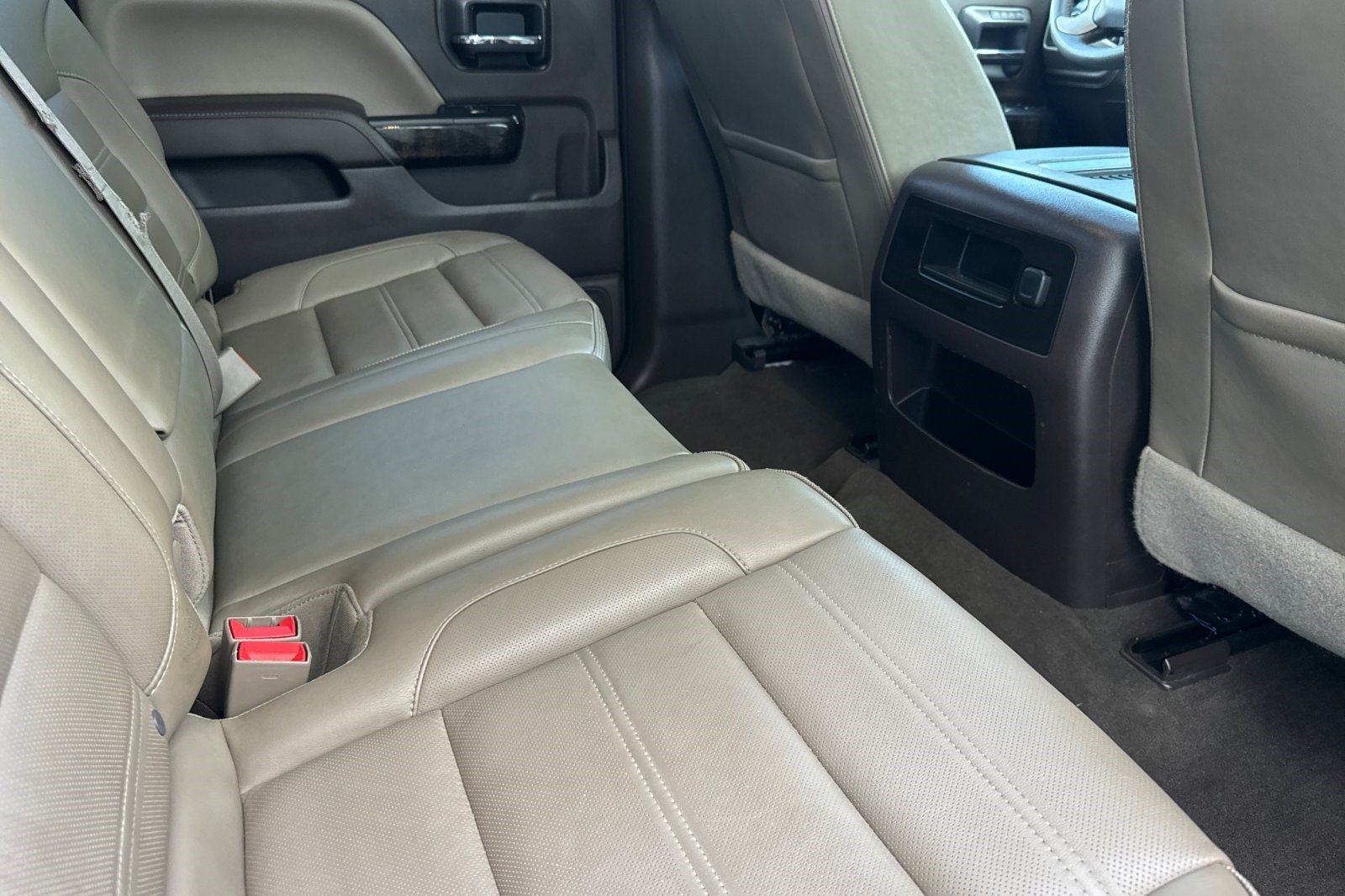 Used 2016 GMC Sierra 1500 Denali w/ Enhanced Driver Alert Package AWD/4WD image 32