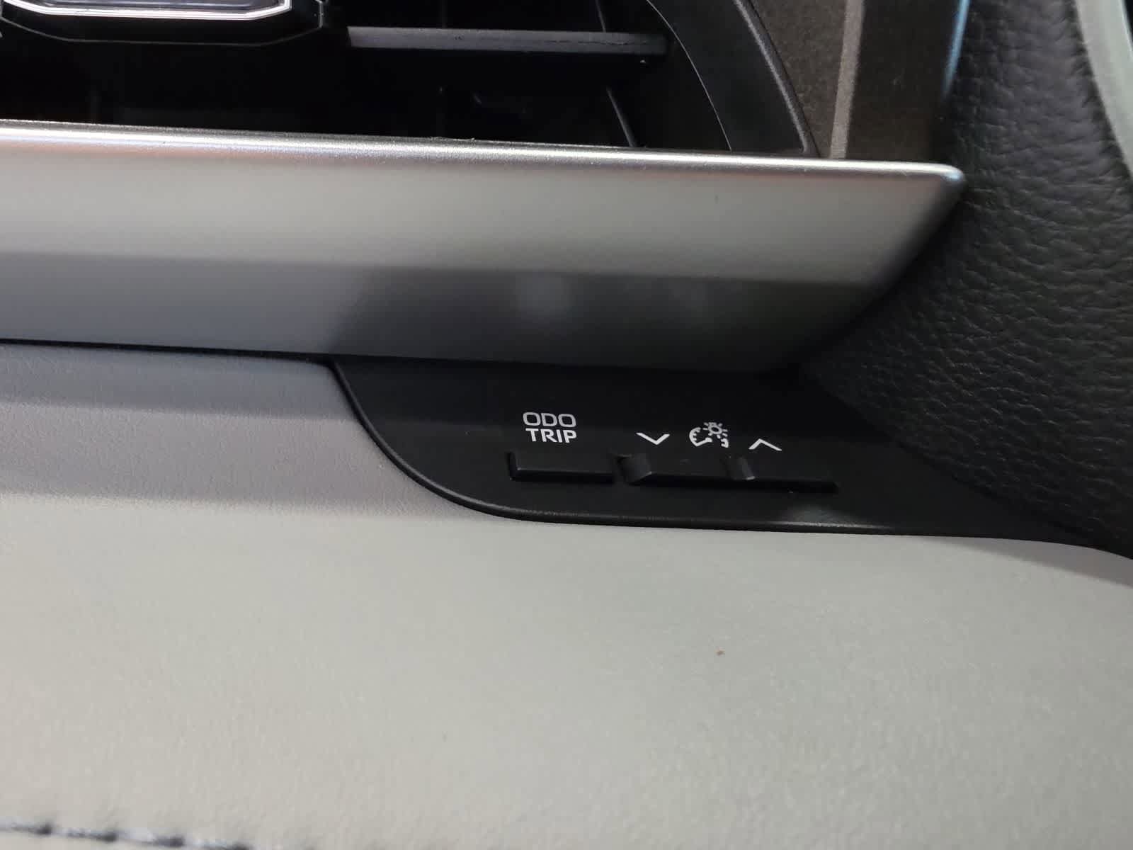 Used 2023 Toyota Highlander XLE AWD/4WD image 21