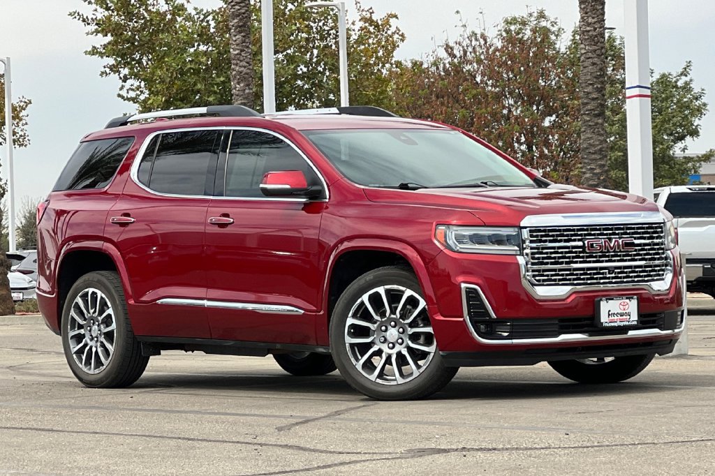 Used 2021 GMC Acadia Denali w/ Denali Technology Package FWD image 2