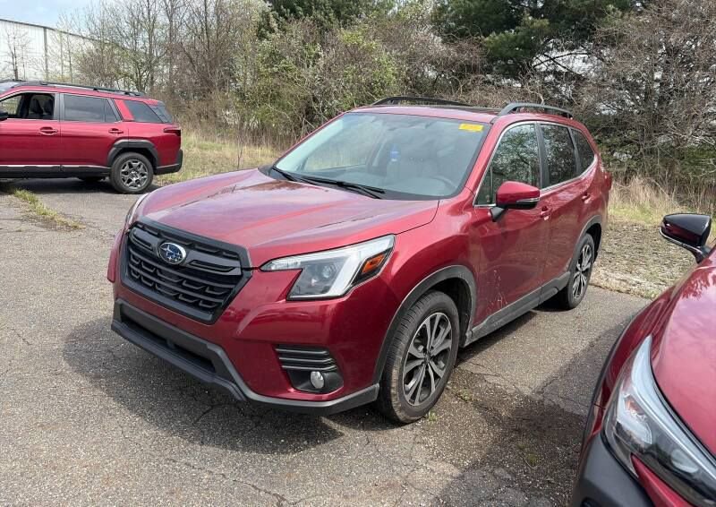 Used 2023 Subaru Forester Limited AWD/4WD image 2