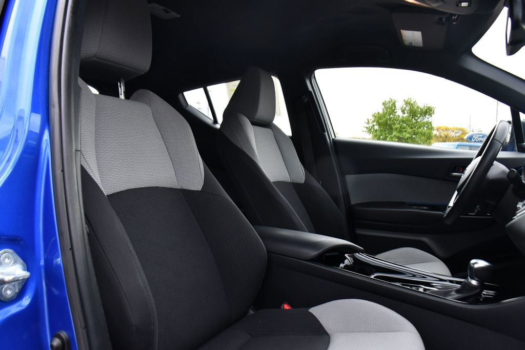 Used 2019 Toyota C-HR XLE FWD image 15