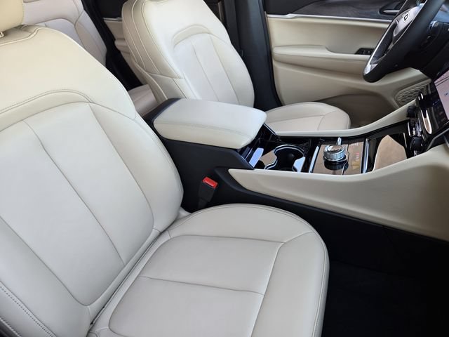 Certified 2023 Jeep Grand Cherokee Limited w/ Black Appearance Package AWD/4WD image 15