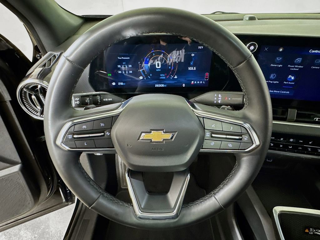 Used 2025 Chevrolet Equinox LT w/ Convenience Package II image 9