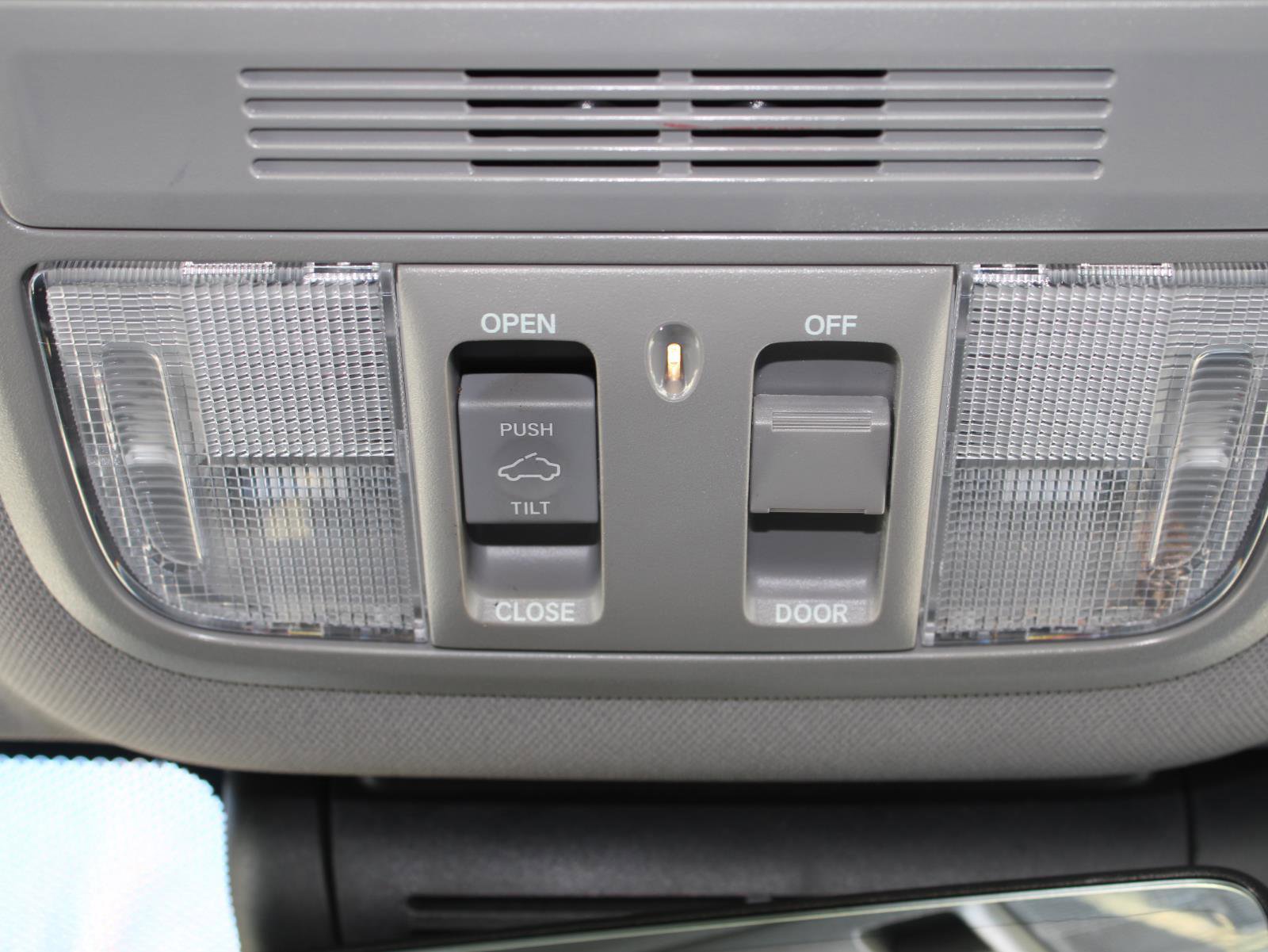 Used 2018 Honda Accord EX-L image 11