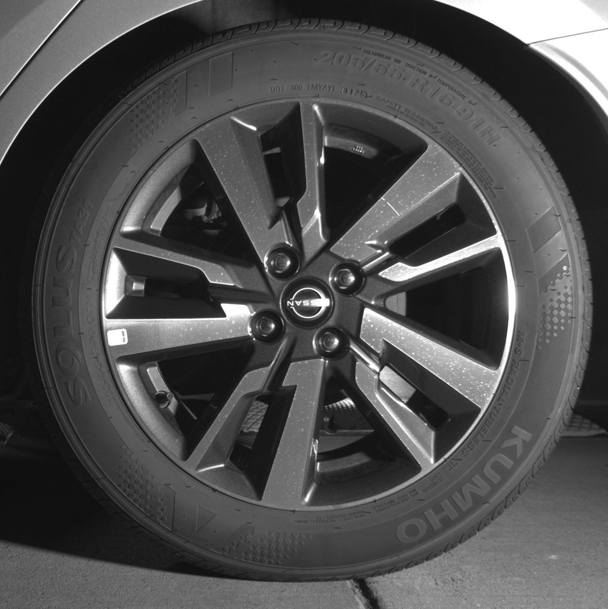 Used 2025 Nissan Versa SV image 14