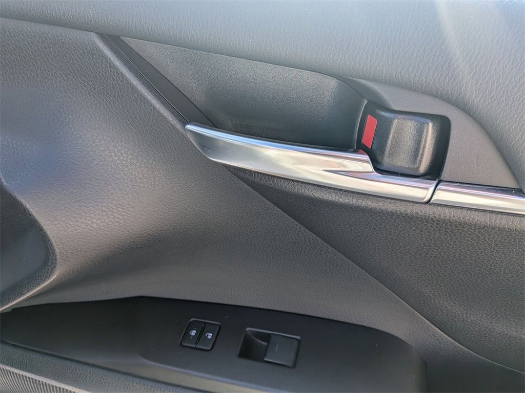 Used 2024 Toyota Camry SE image 32