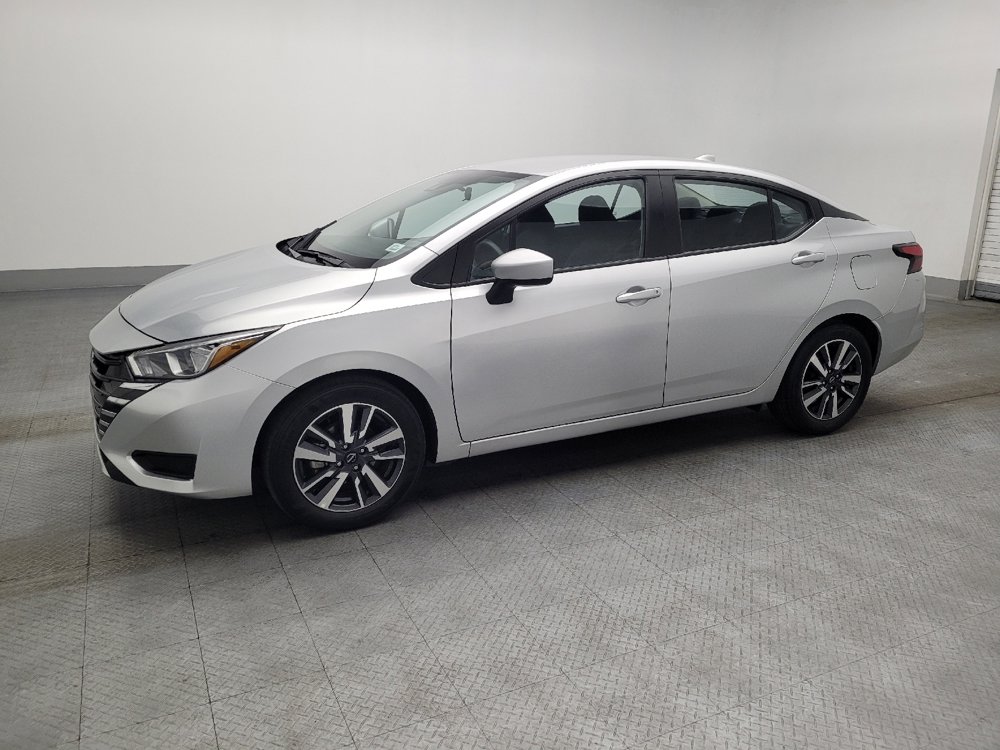 Used 2024 Nissan Versa SV image 2