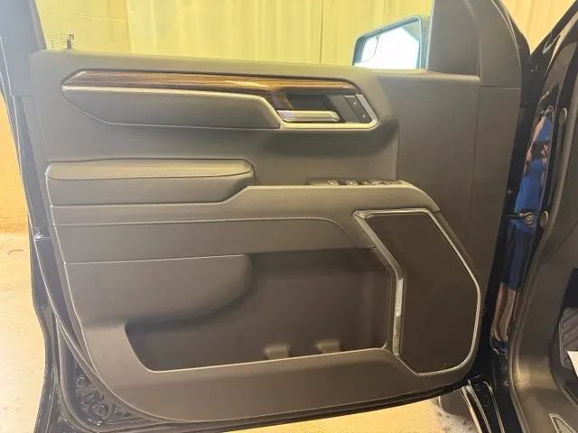 New 2026 Chevrolet Silverado 1500 LT w/ Convenience Package II AWD/4WD image 14