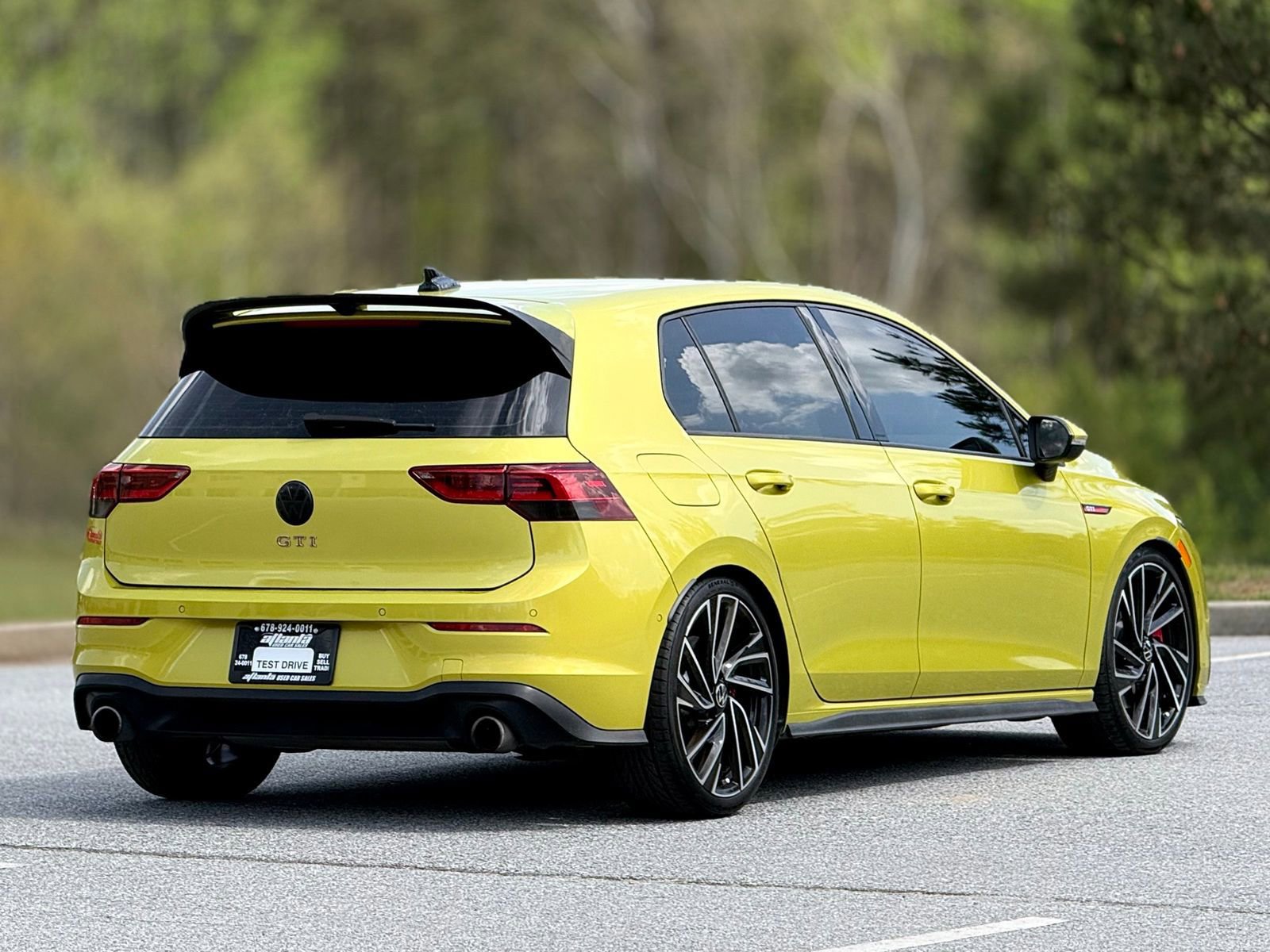 Used 2022 Volkswagen GTI Autobahn FWD image 11