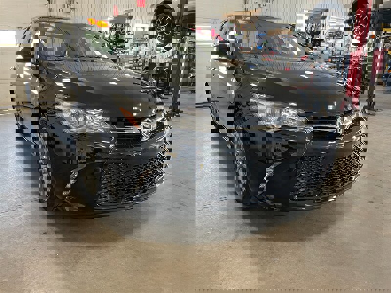 Used 2016 Toyota Camry SE FWD image 4