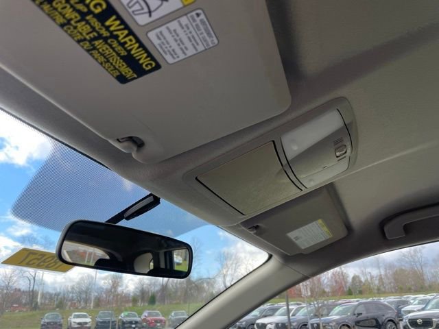 Used 2012 Nissan Rogue S image 21