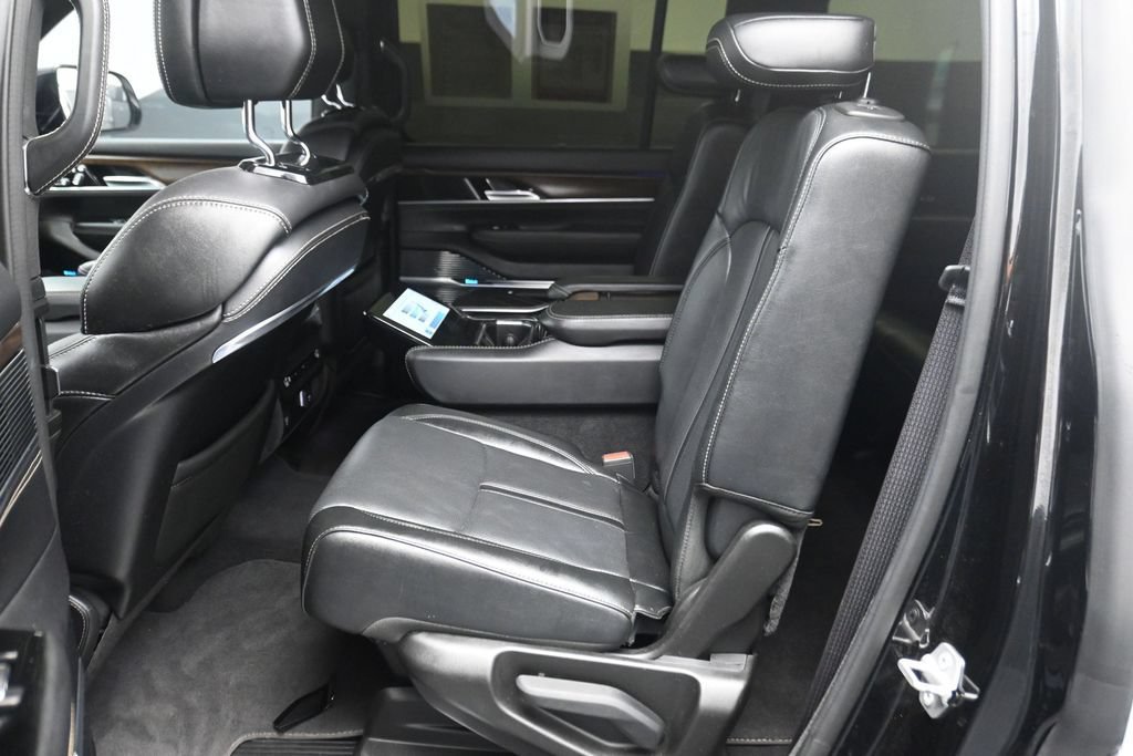 Used 2022 Jeep Grand Wagoneer Series I AWD/4WD image 11