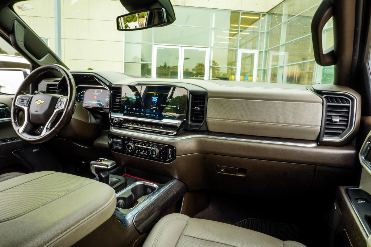 Used 2023 Chevrolet Silverado 1500 LTZ AWD/4WD image 20