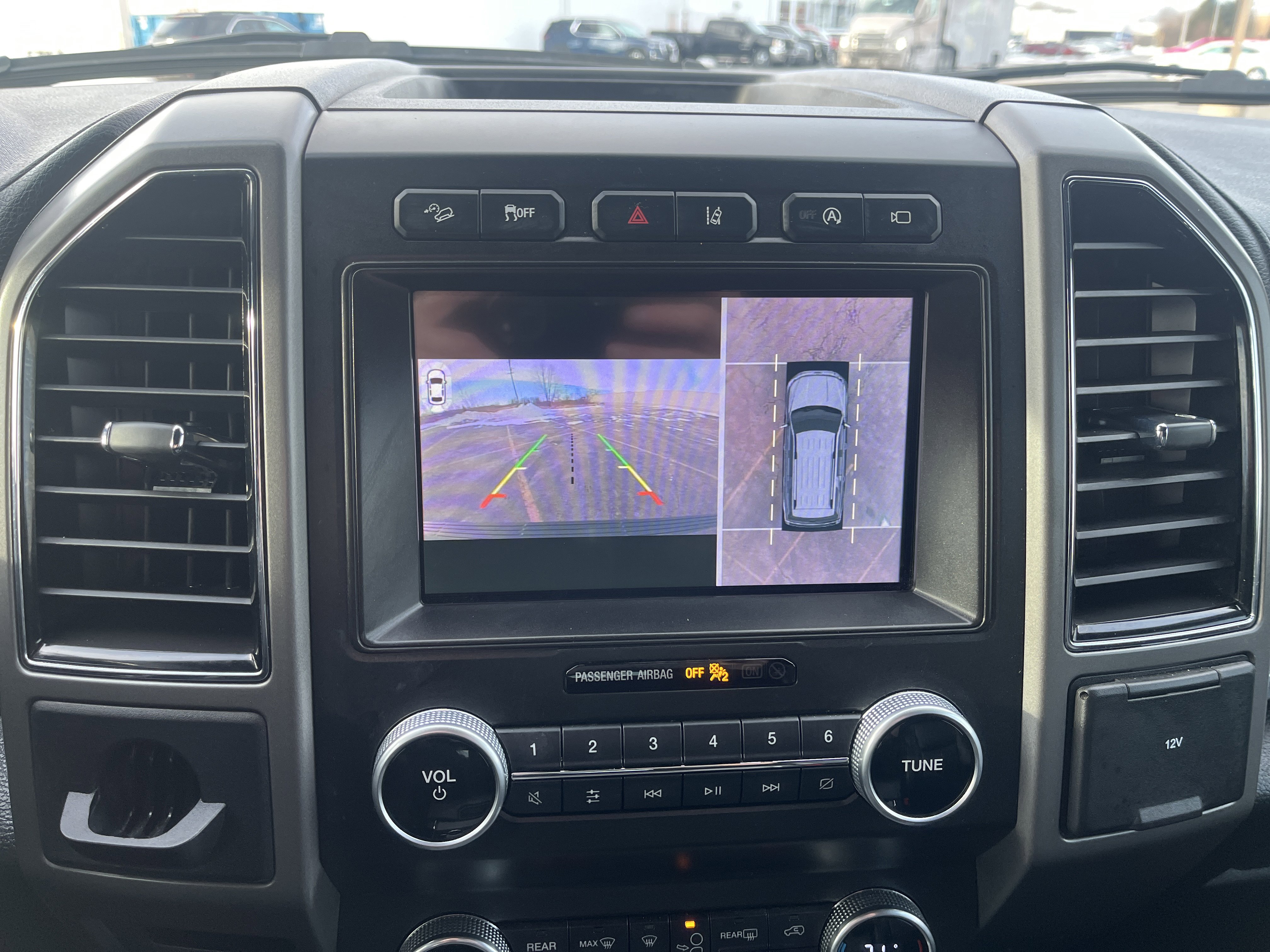 Used 2021 Ford Expedition XLT image 28