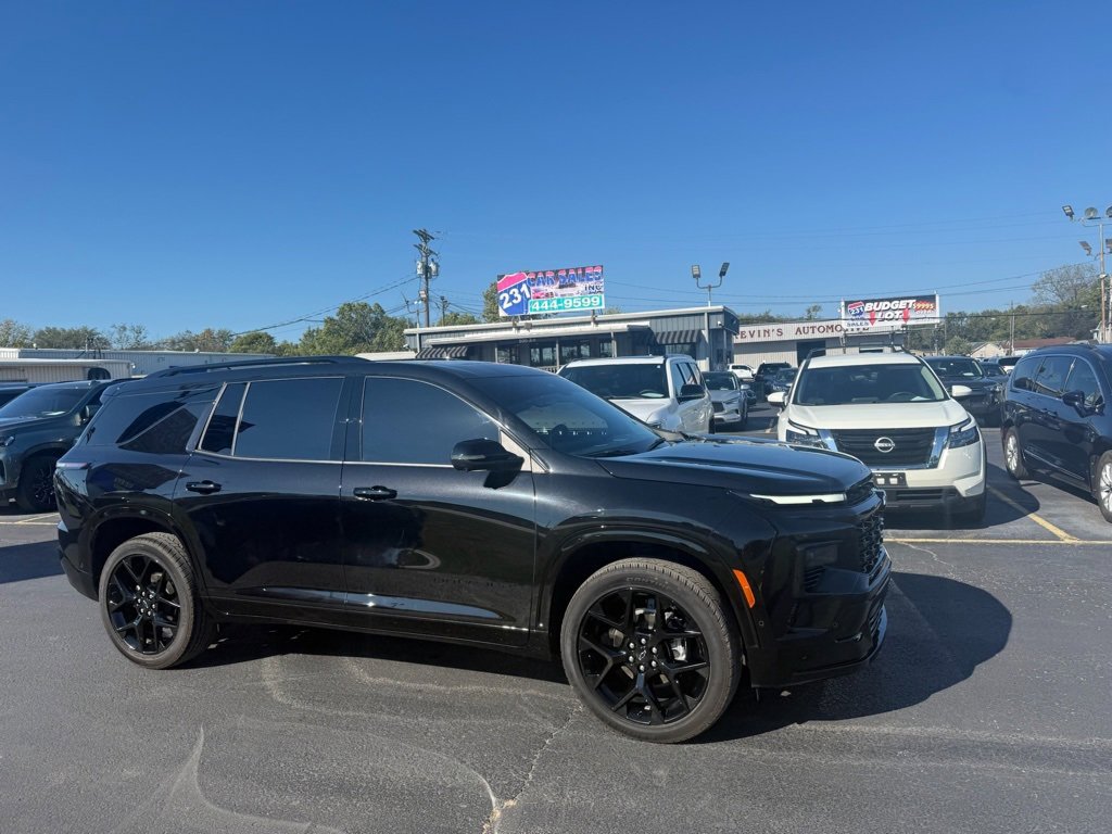 Used 2025 Chevrolet Traverse RS w/ LPO, Floor Liner Package image 2