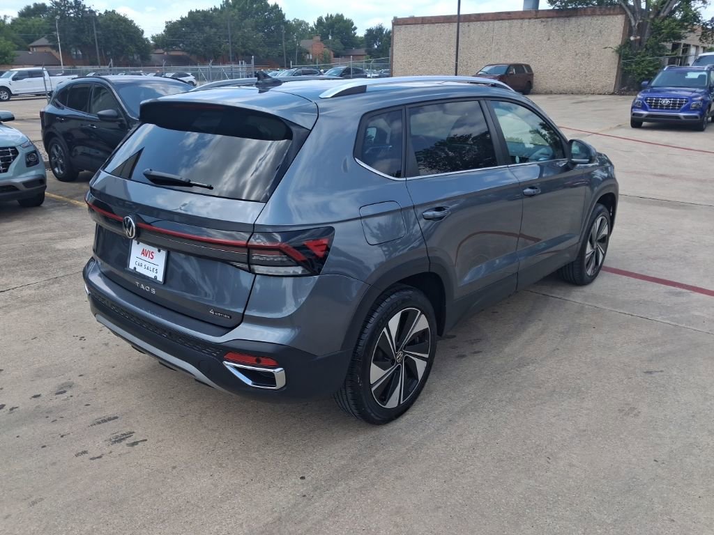 Used 2025 Volkswagen Taos SE AWD/4WD image 7