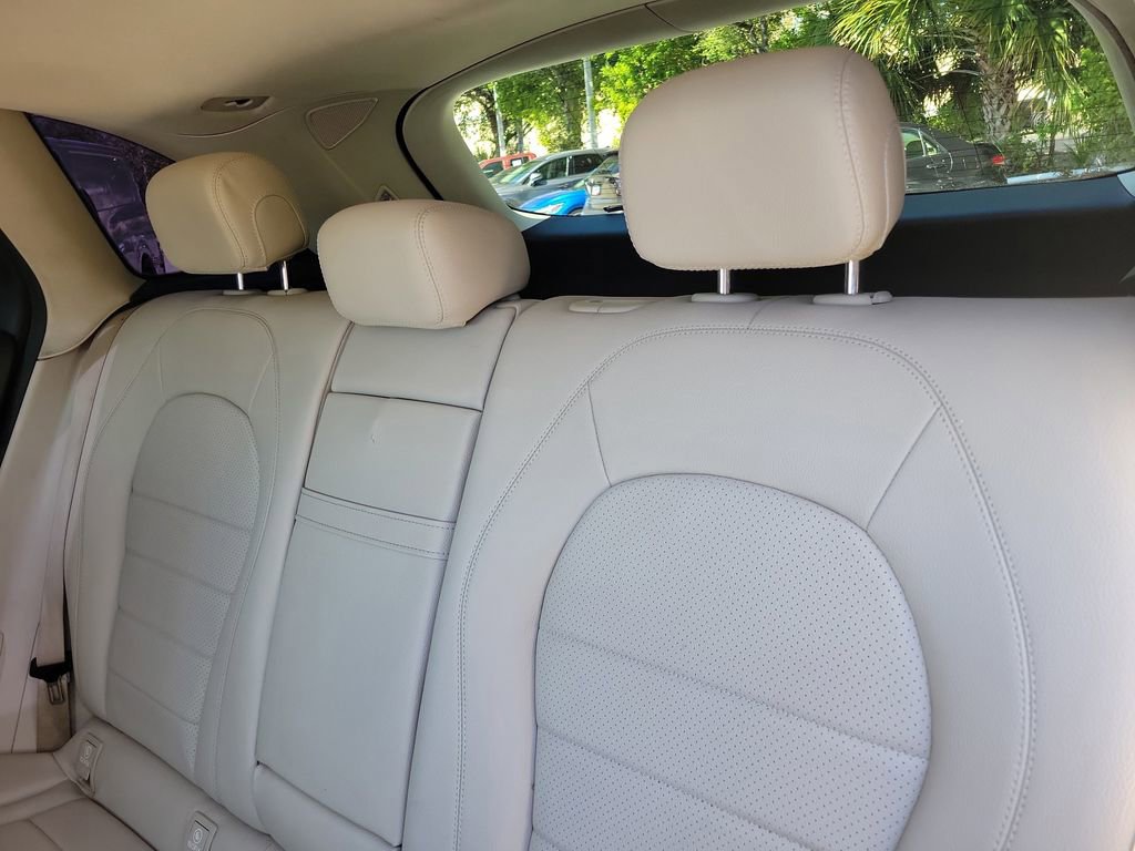 Used 2020 Mercedes-Benz GLC 300 4MATIC image 18