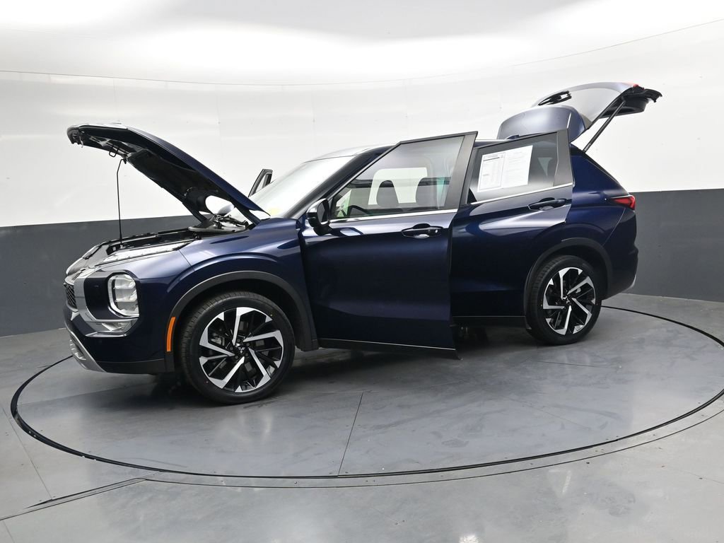 Used 2022 Mitsubishi Outlander SE AWD/4WD image 28