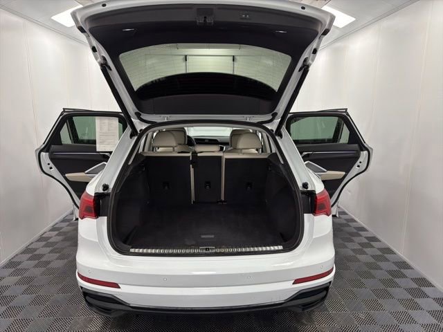 Used 2022 Audi Q3 2.0T Premium Plus w/ Premium Plus Package image 16