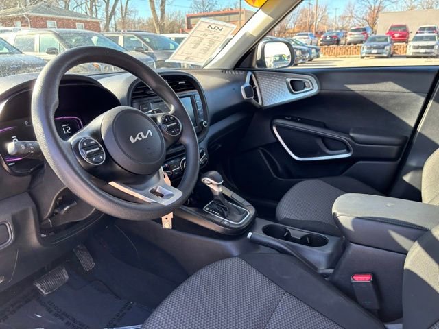 Used 2024 Kia Soul LX w/ Option Group 015 image 11