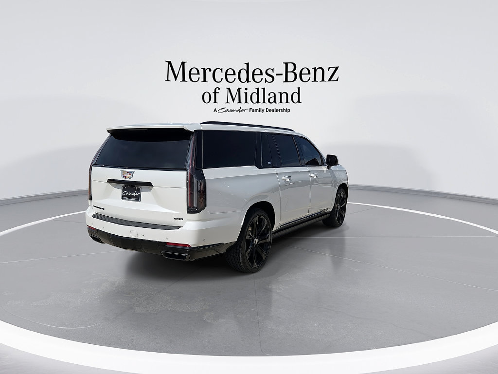 Used 2025 Cadillac Escalade ESV Sport Platinum AWD/4WD image 8