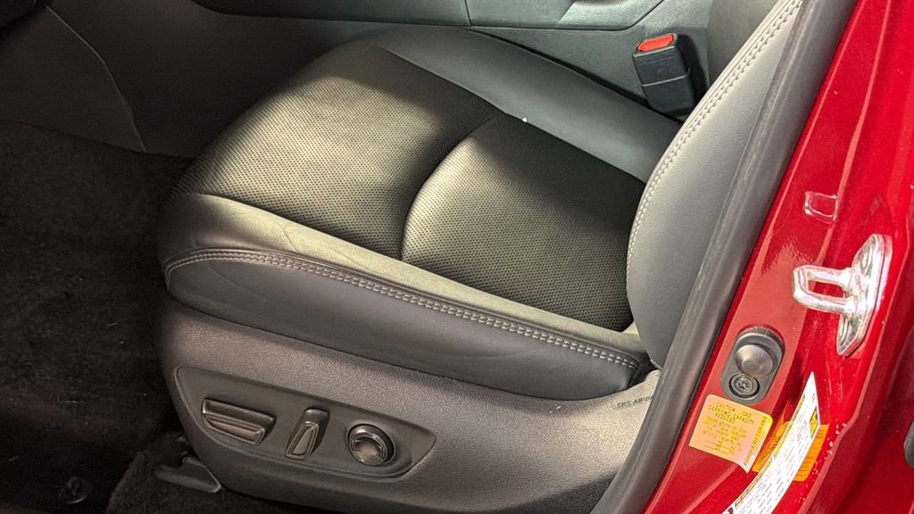 Used 2023 Toyota RAV4 Limited image 26