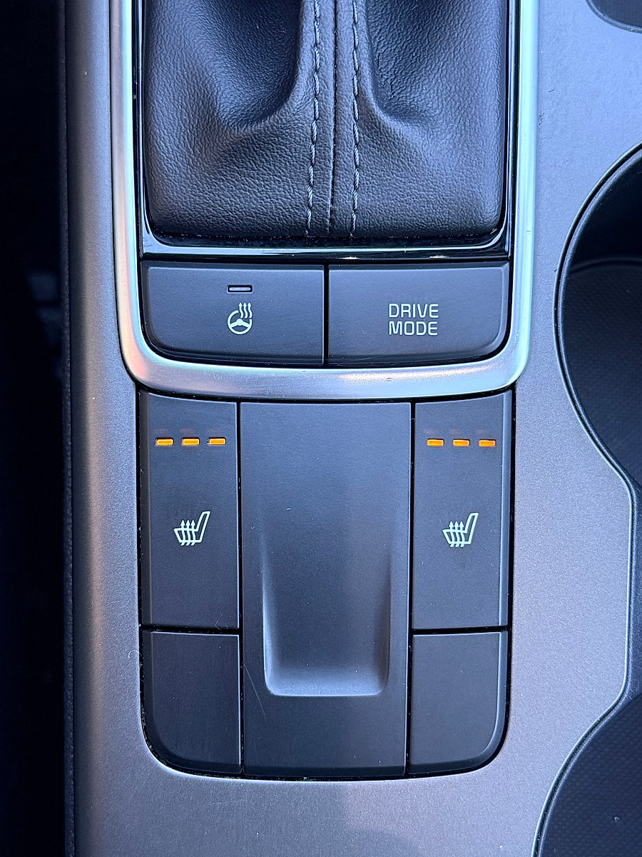 Used 2020 Kia Optima SE FWD image 25
