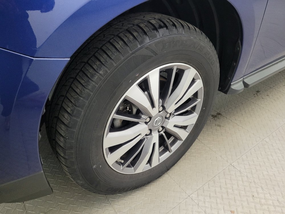 Used 2018 Nissan Pathfinder SV w/ SV Tech Package AWD/4WD image 31