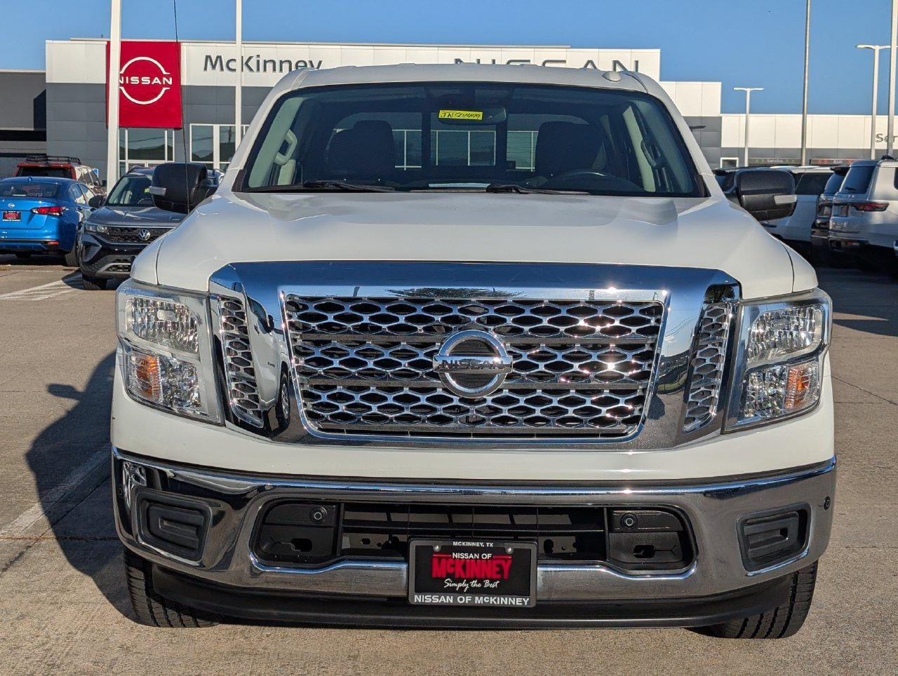 Used 2018 Nissan Titan SV w/ SV Convenience Package RWD image 6
