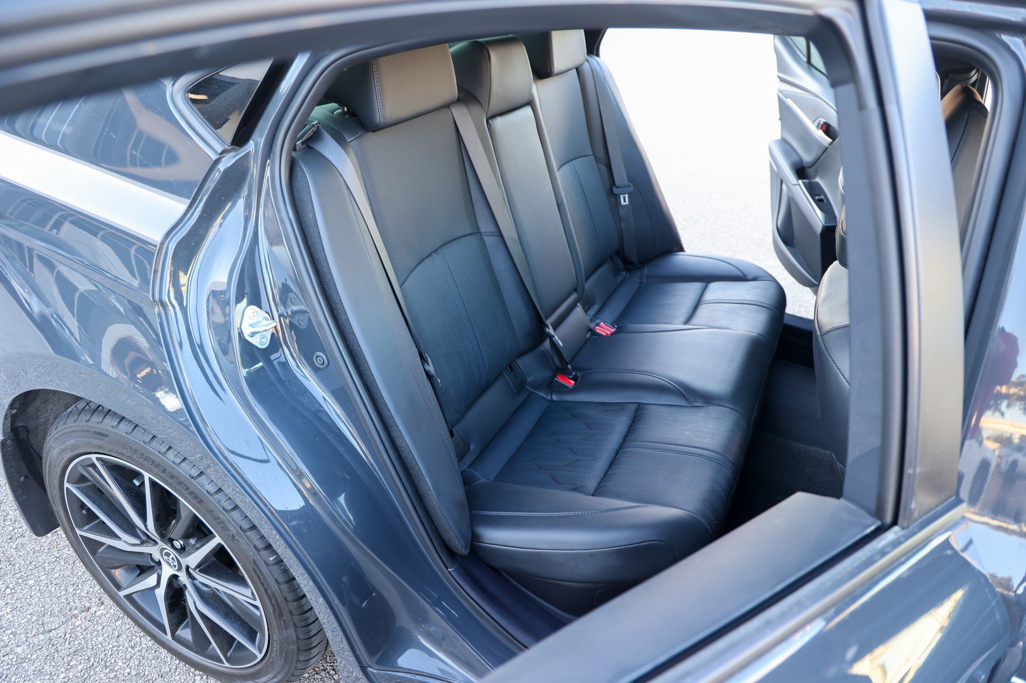 Used 2025 Toyota Camry XSE FWD image 39