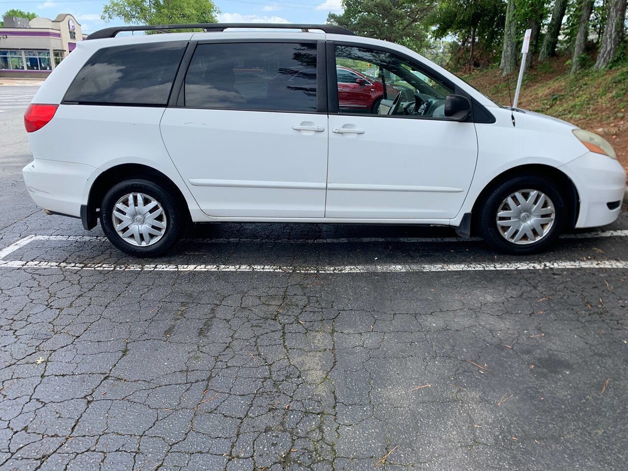 Used 2008 Toyota Sienna LE FWD image 2